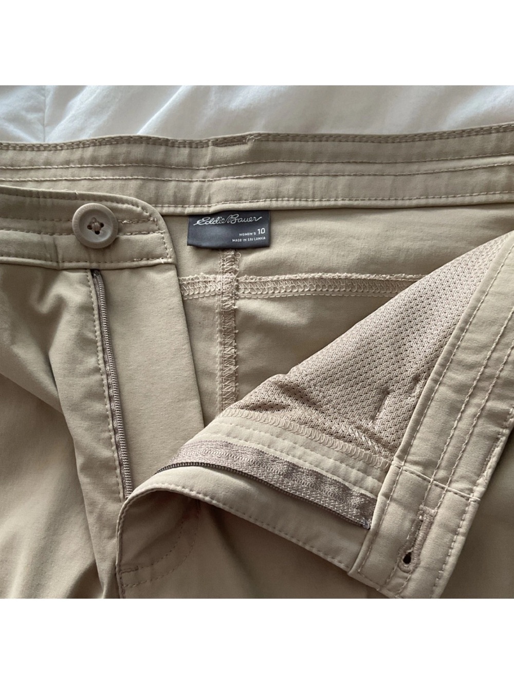 Eddie Bauer Womens Tan Capris with Zip Pocket - Picture 6 of 7